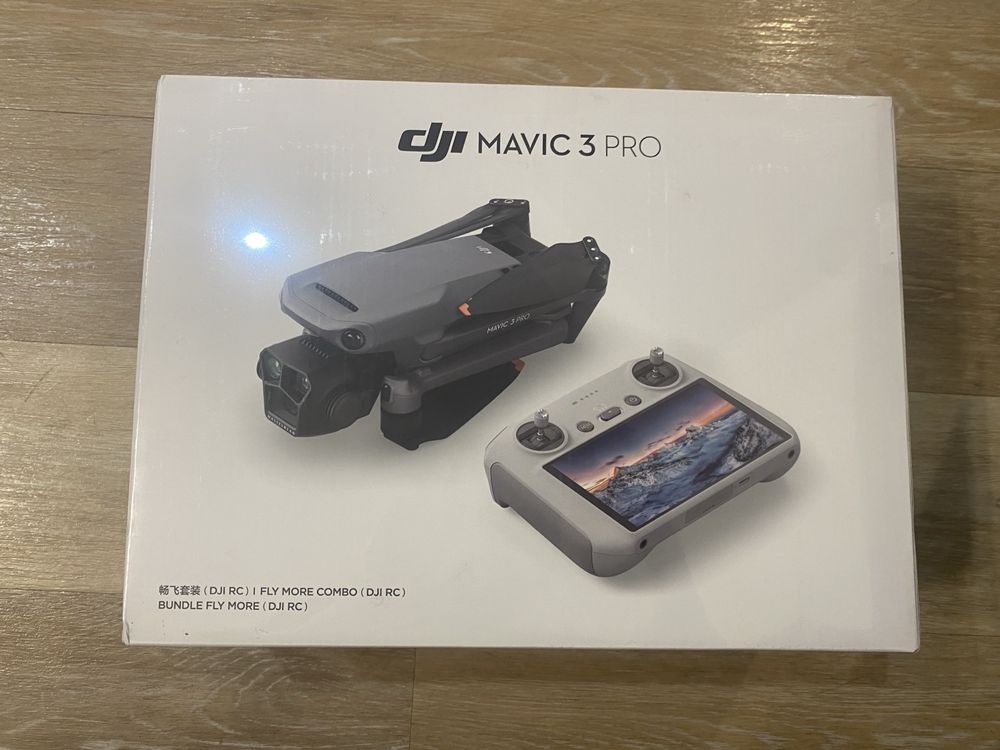 Дрон DJI Mavic 3 Pro Fly More Combo (DJI RC) серый