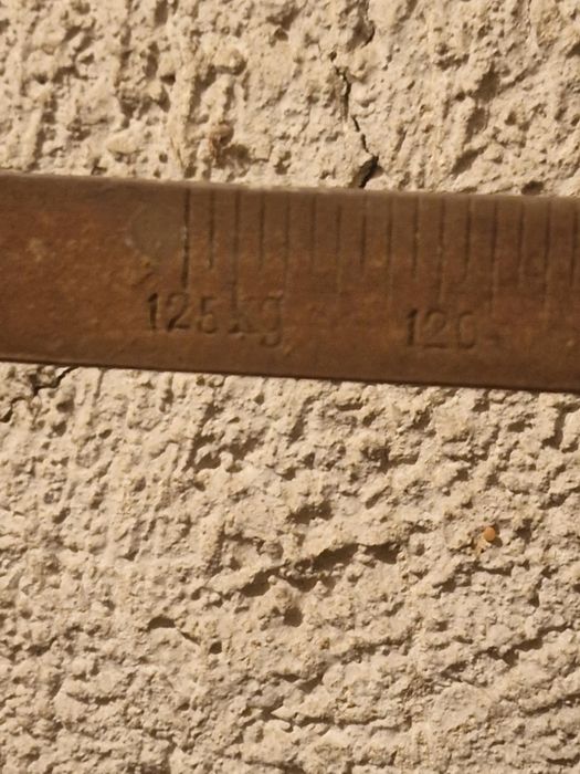 Голям стар кантар с топузи