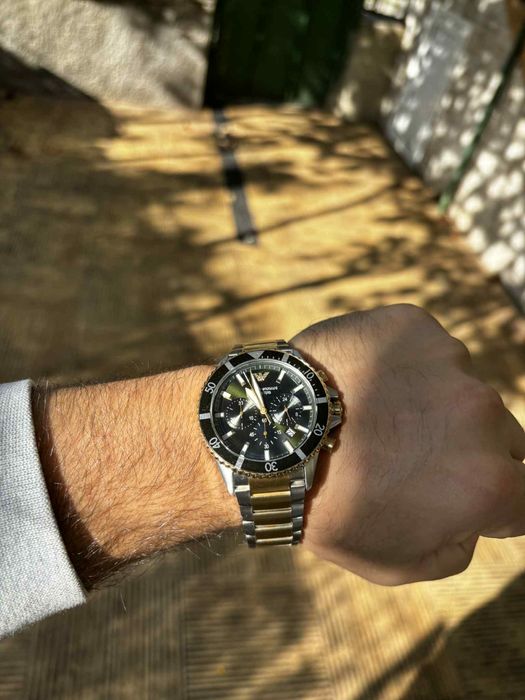 Часовнк.     Армани.