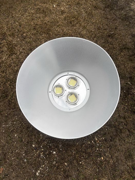 Becuri,proiectoare si lampi pe LED