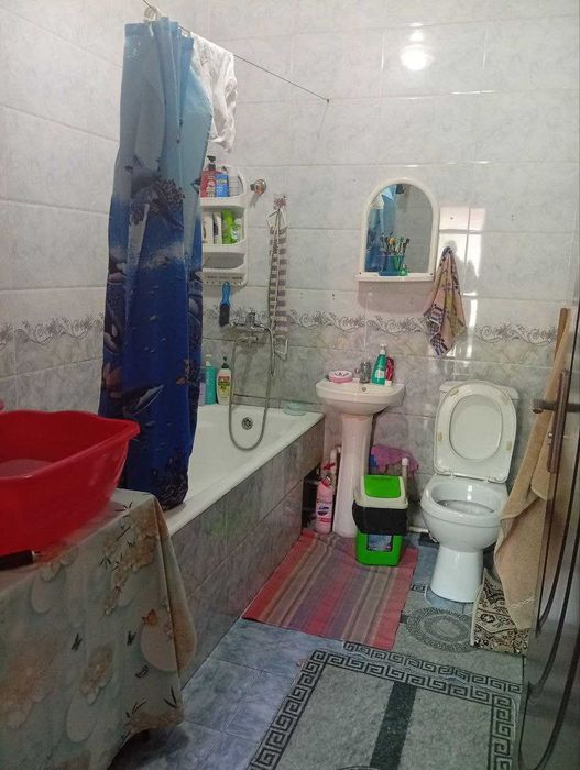 Продам маленький но очень уютный домик не далеко от дороги не дорого