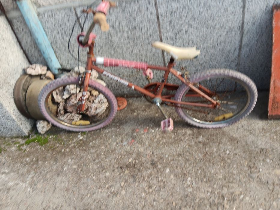 Продавам старинен велосипед BMX