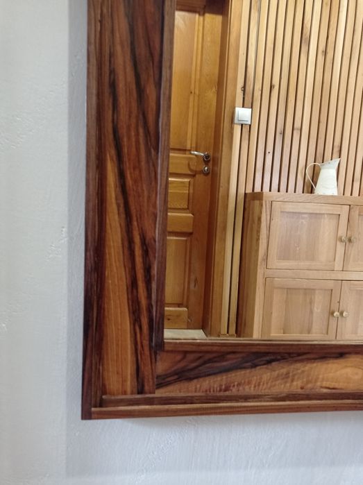 Огледало с рамка от черен турски орех