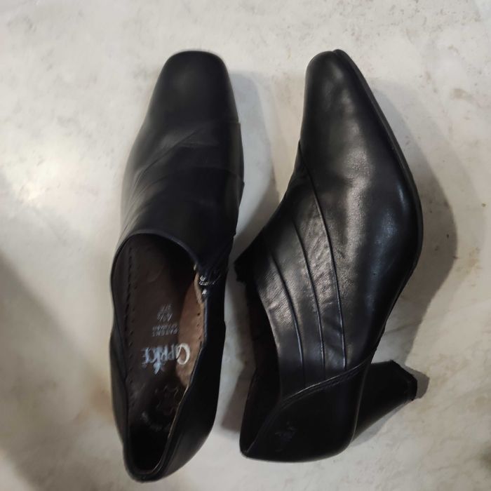 Маркови боти обувки Caprice, естественна кожа