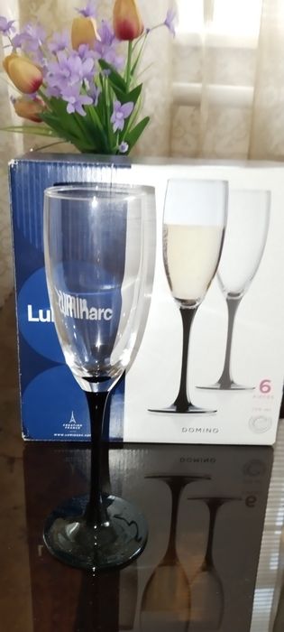 Посуда вазы и стаканы