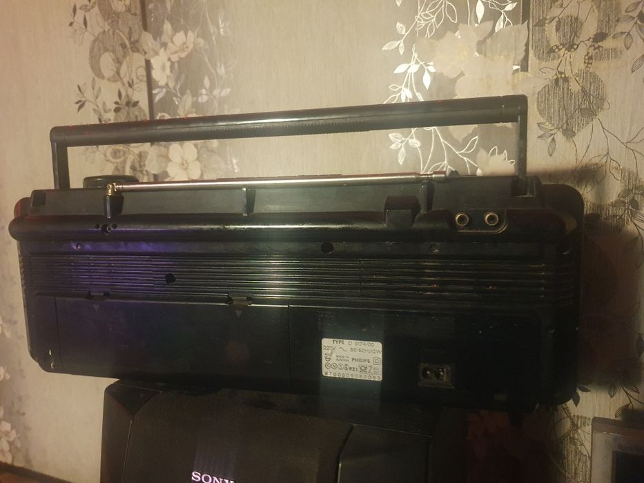 PHILIPS D8174 касетофон