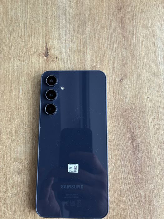 Samsung A55 folosit putin, in garantie