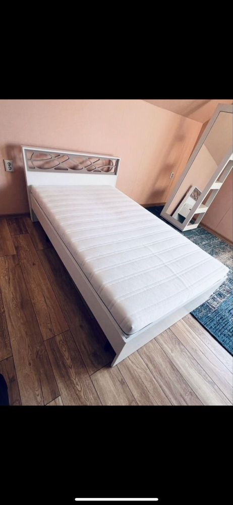 Продам кровать новую 1.5