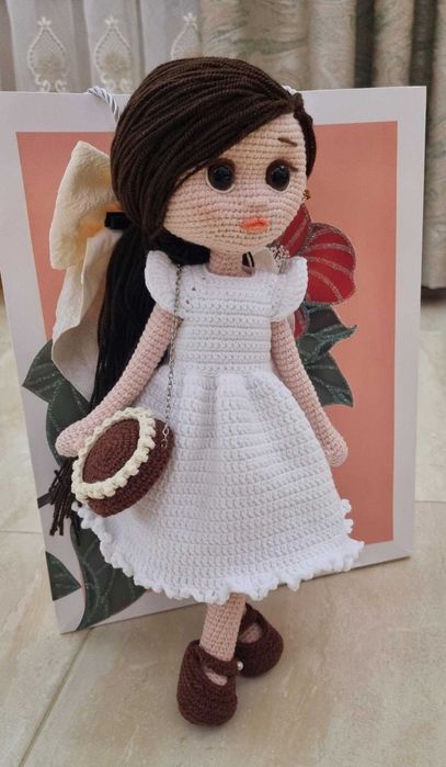Ръчно плетена кукла