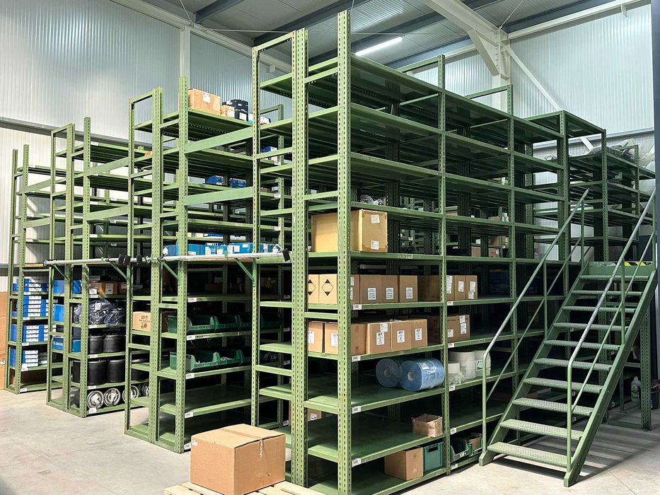 Sistem rafturi de polite cu etaj, Vogelsang, aproximativ 90-120m²