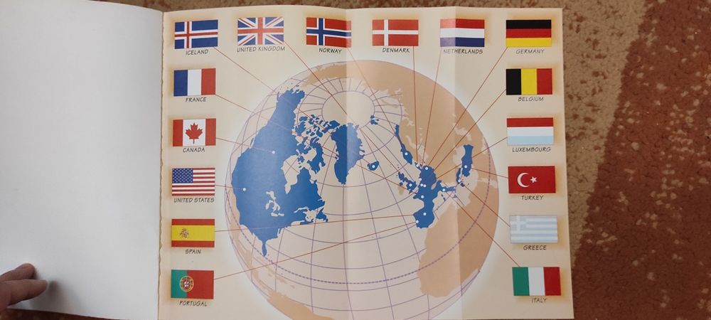 Carte povesti in Engleza The NATO Story Book (Editia 1), tiraj limitat