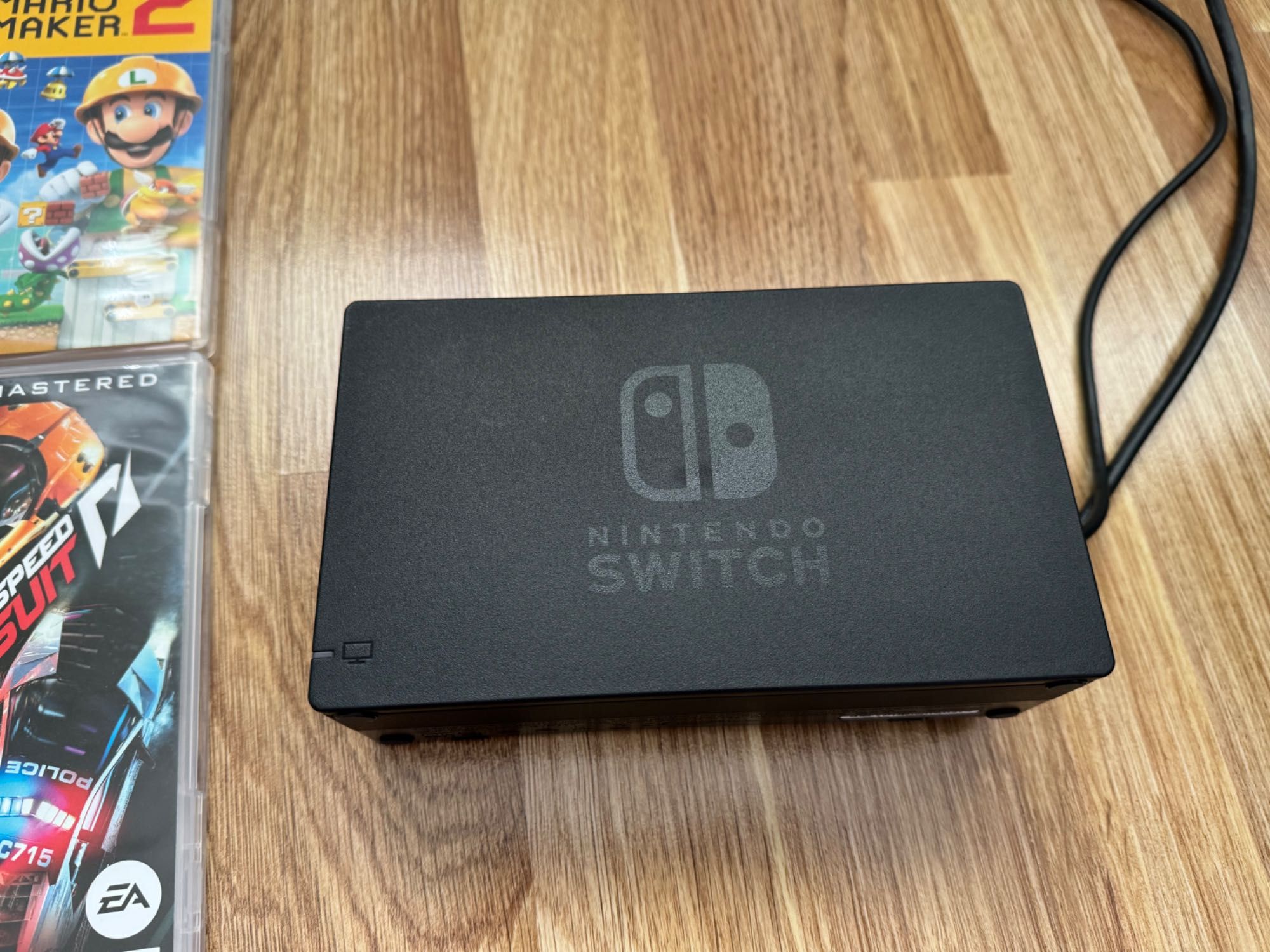 Consolă Nintendo switch cu 8 jocuri originale.