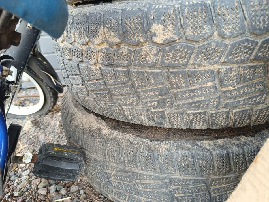 R14 2шт с дисками от мазды 323 4/100 разболтовка