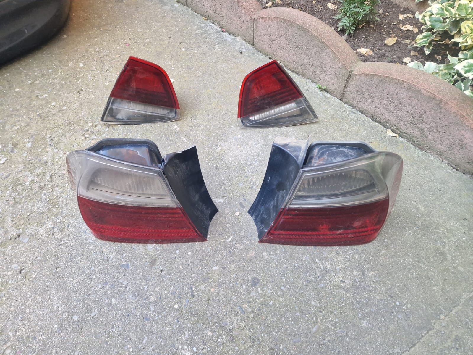 Bara spate,stop-uri BMW Seria 3 E90 cu senzori 2005-2011 completa
