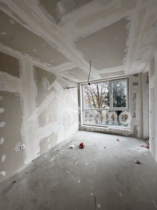 Продава се Тристаен апартамент в Варна, Аспарухово - 90 кв.м за 1828 €/кв.м - Снимка #12