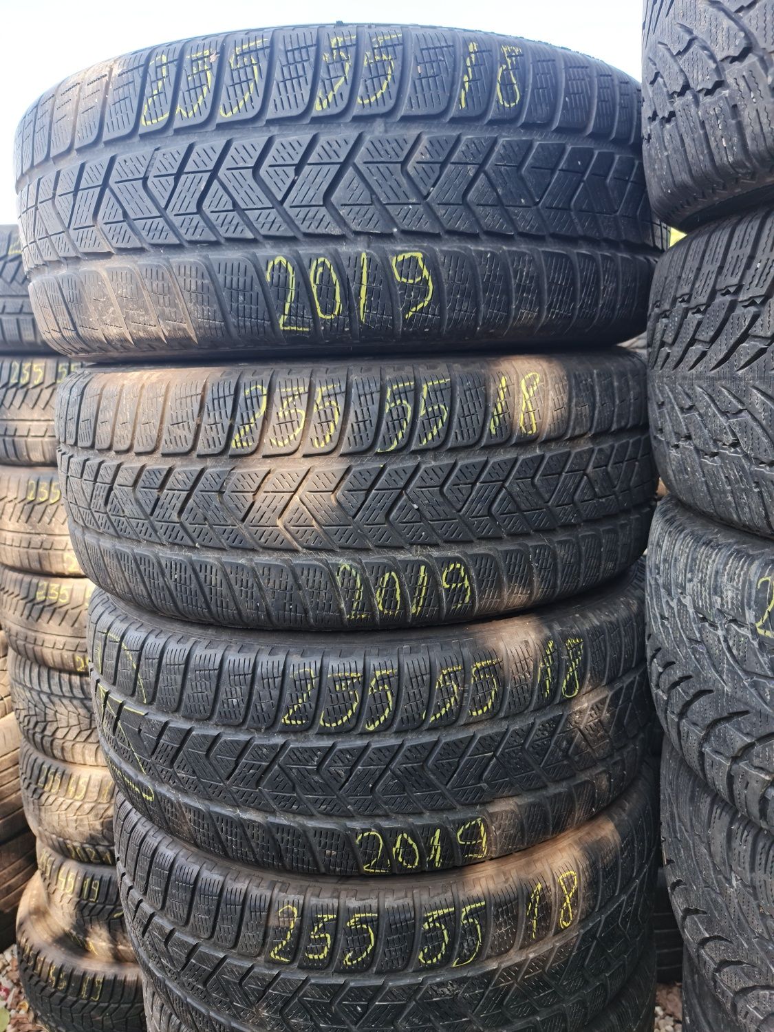 225/40/45/50/60/18”235/45/50/55/60/18"215/35/40/45/50/55/18"255/40/