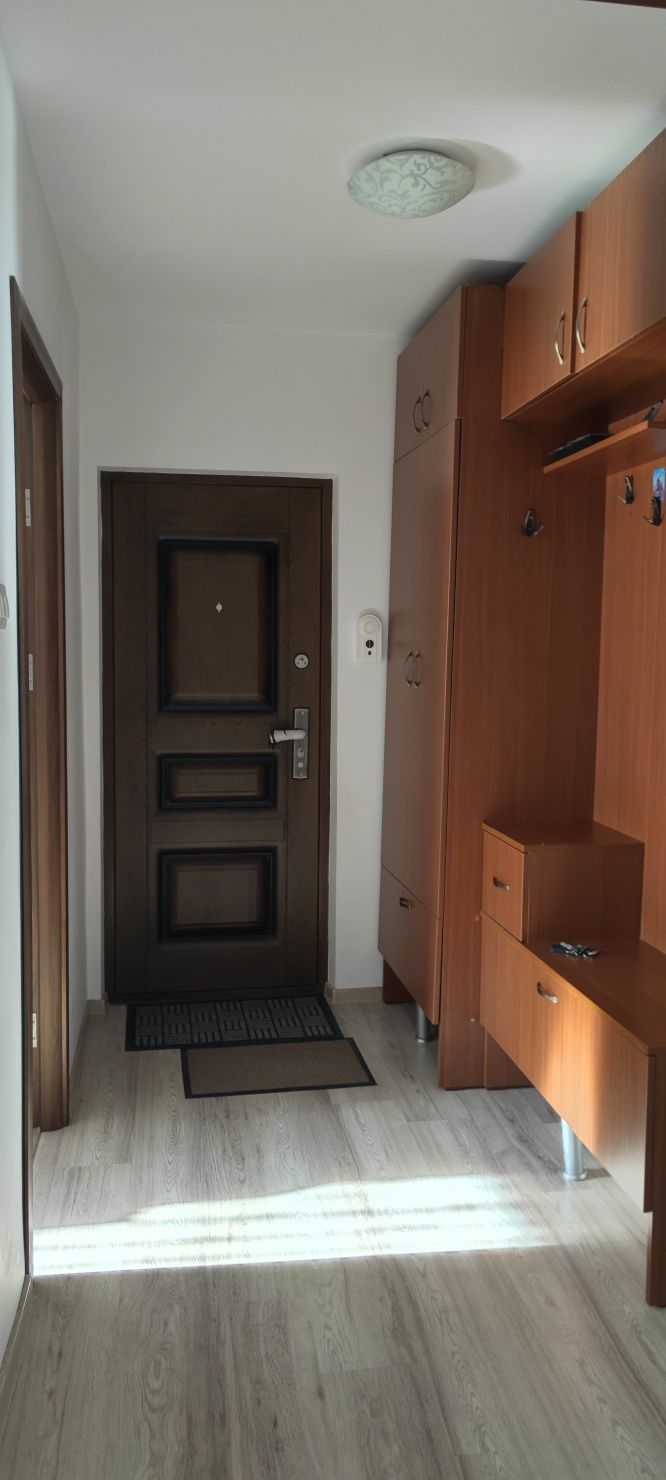 Proprietar inchiriez apartament 3 camere,  Bistrița Lac str. 1 Mai