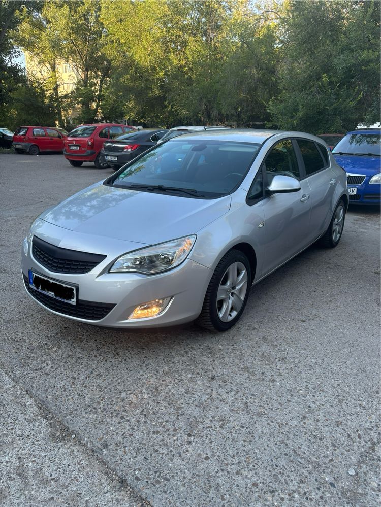 Opel Astra J- 2011-benzina-Euro 5
