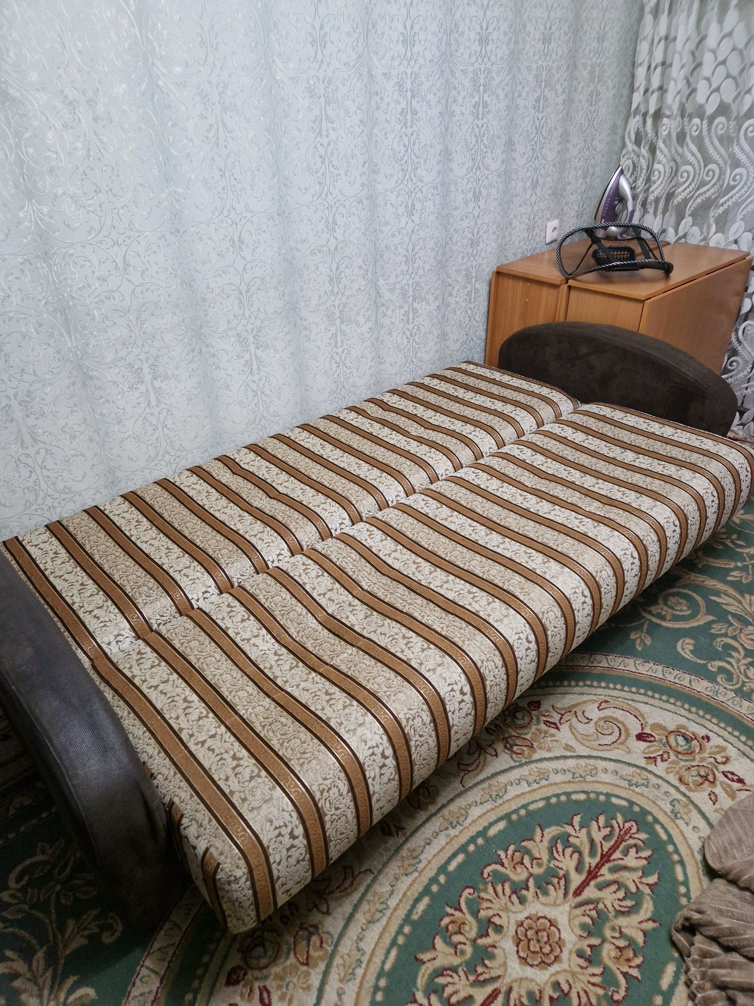 Продам диван бу, в хорошем состоянии