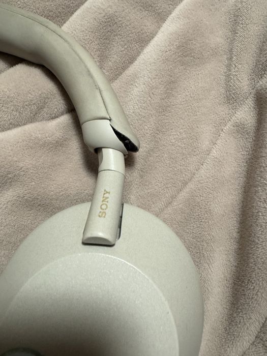 Sony XM5 слушалки