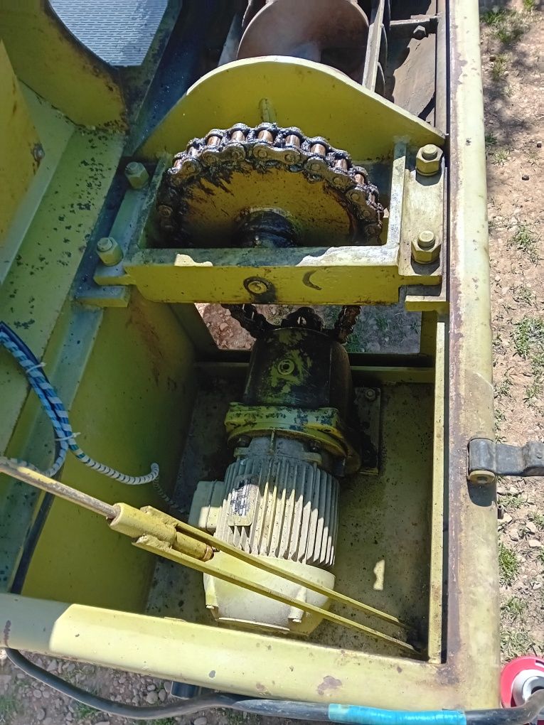 Presă de struguri funcțională marca Marelli