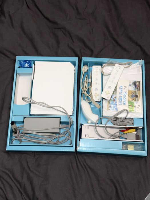 Consola Nintendo WII + 2 controllere + Nunchuck + jocuri
