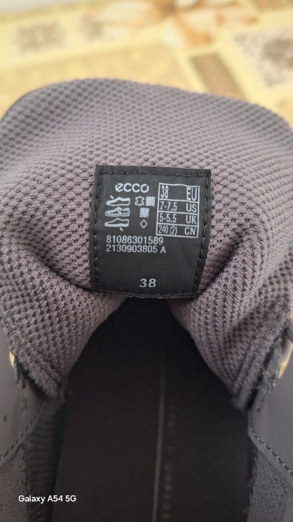 Продавам Дамски обувки ЕCCO