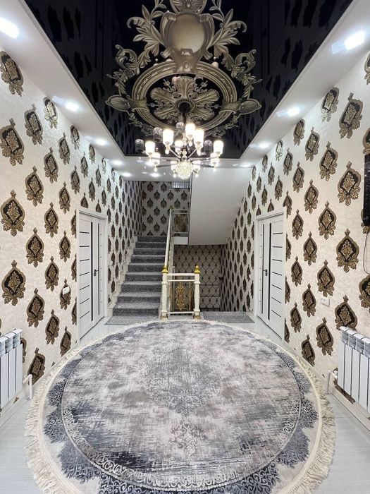 Дом  Участок Юнусабад  2,7 сот.  5 ком  ресторан Бахор  Бободехкон