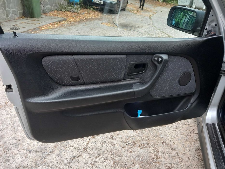Салон за E36 Compact и много други дреболии