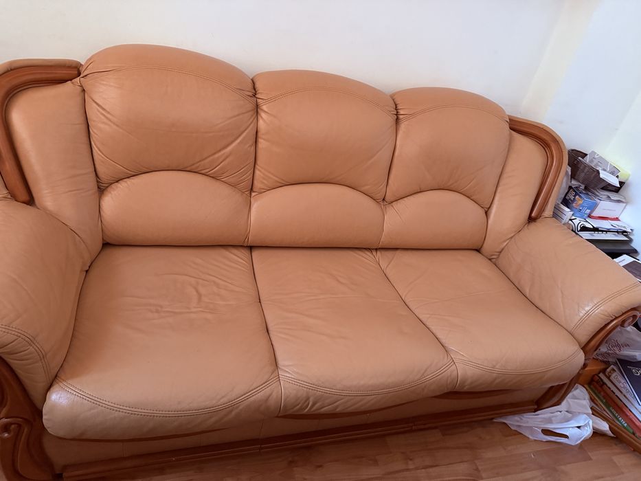 Vand canapea extensibila si doua fotolii din piele naturala