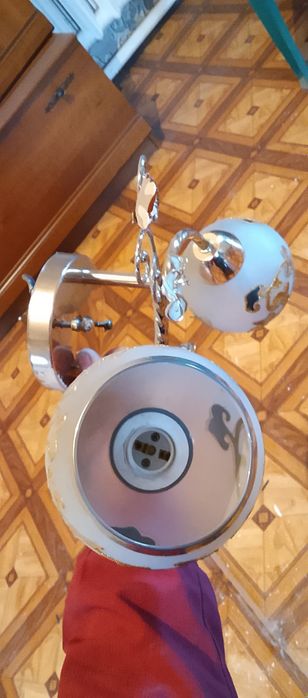 Срочно продам люстры