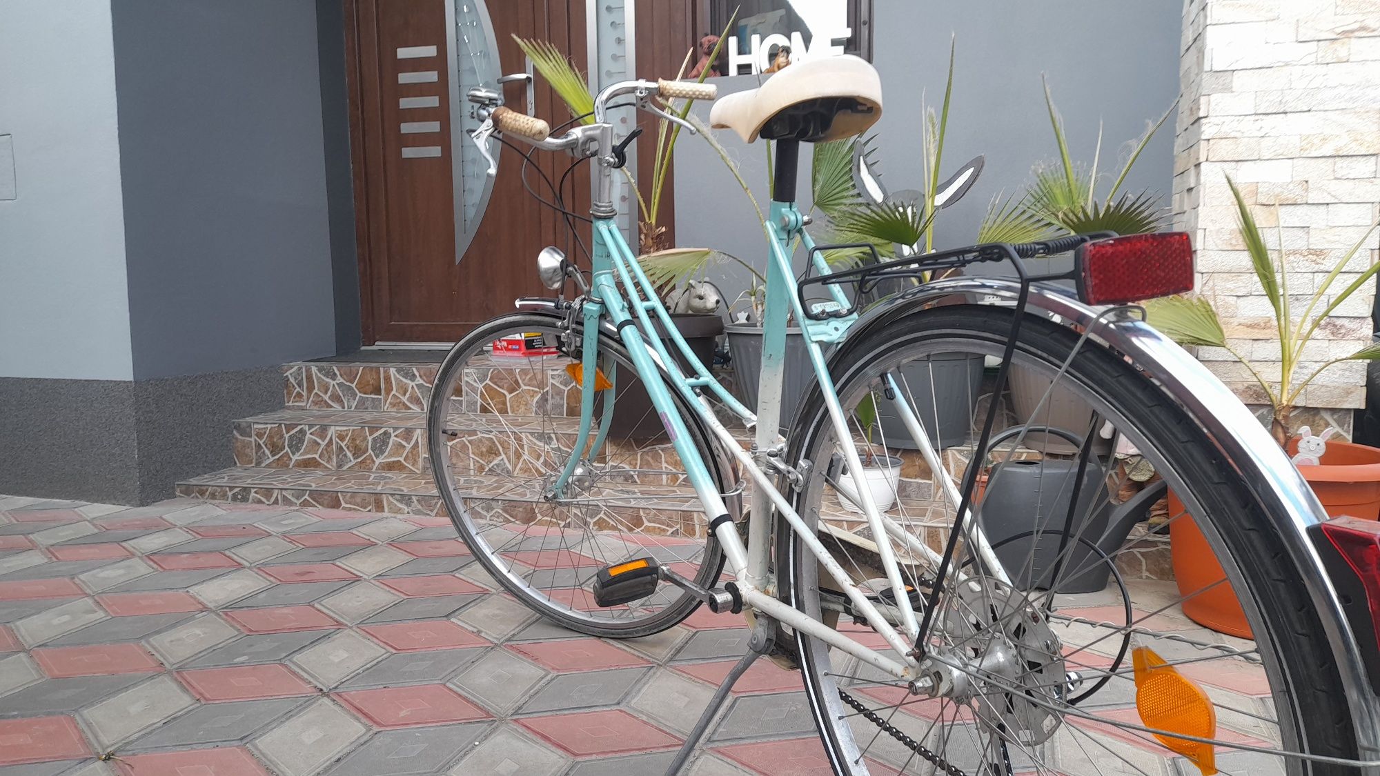 Bicicleta de oraș cu roti de 28 inch la pret avantajos