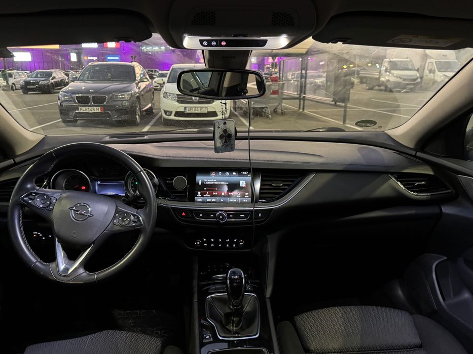 Opel Insignia Grand Sport 2018 • 1.6 Diesel • Economă