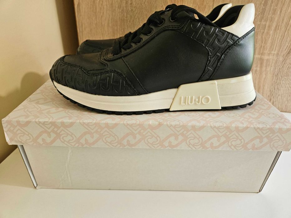 Кецове на  Liu jo