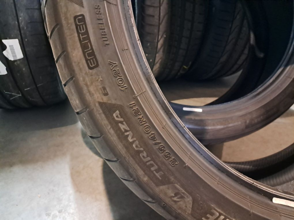 Anvelope second vara 255 40 R21 Bridgestone * 2023