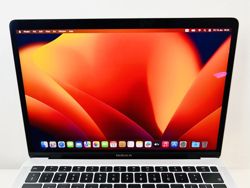 Apple MacBook Air 13inch M1 8RAM 256GB 100% Батерия! Гаранция