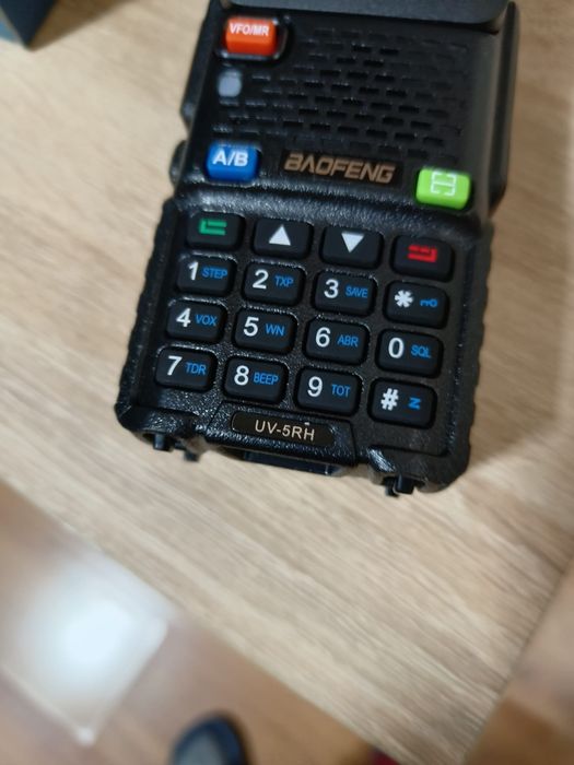 Stații walkie-talkie noi, brand Baofeng.