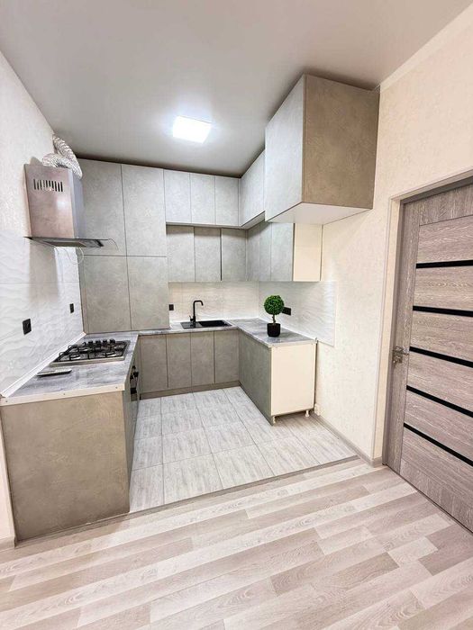 Срочная продажа в новом ЖК 3 комнатная метро БИЙ