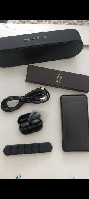 Колонка беспроводная, зарядка 3 штуки,  зарядн устройство, наушники