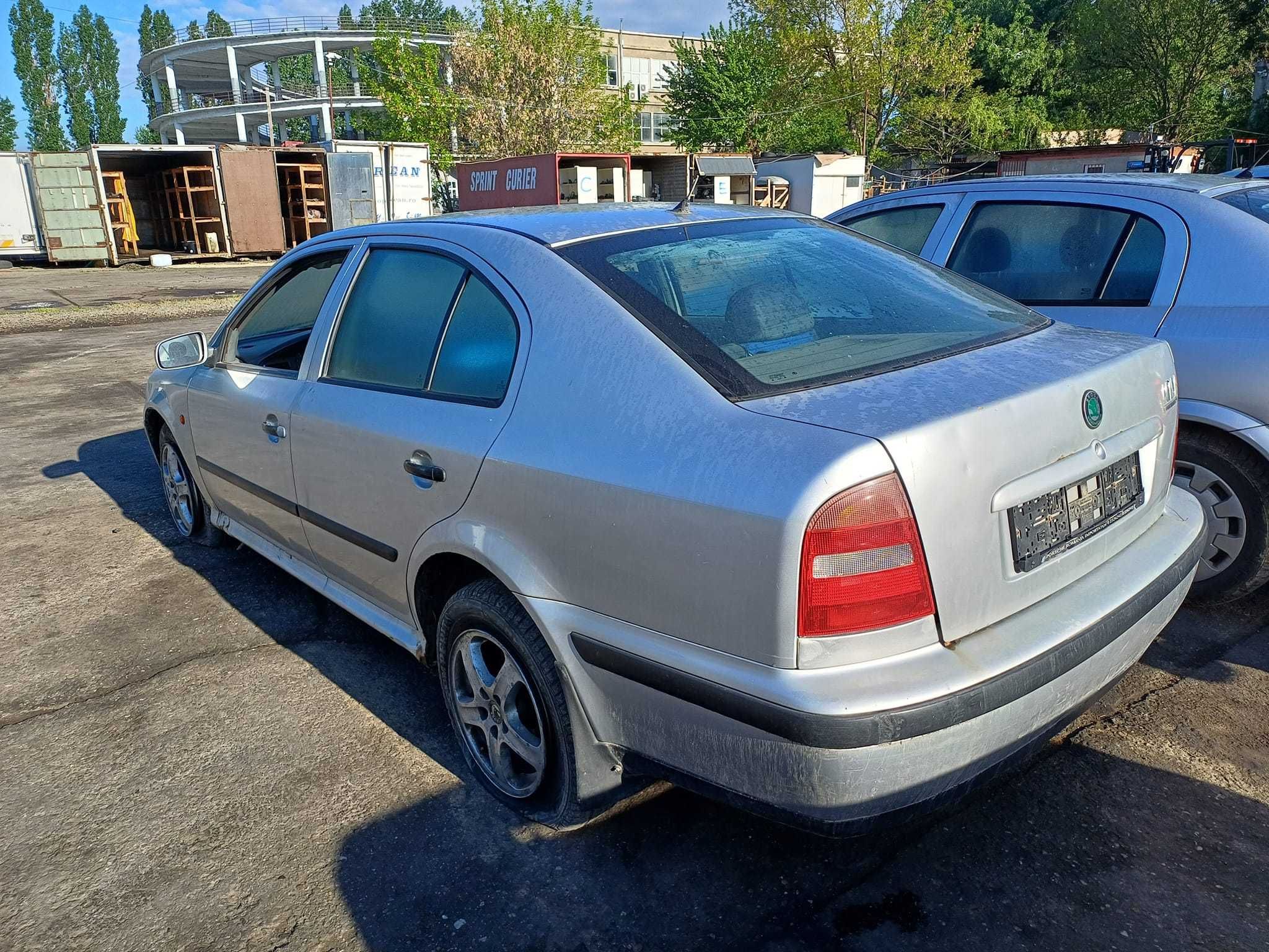 Dezmembrez Skoda Octavia 1.8 Benzina Din 1999-AGN