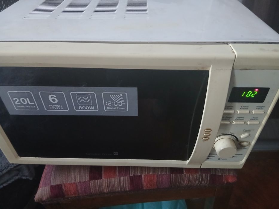 Cuptor microunde Tarrington