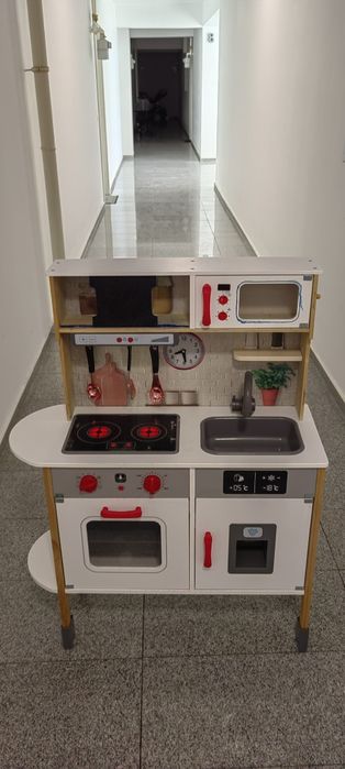 Bucatarie dee jucarie din lemn