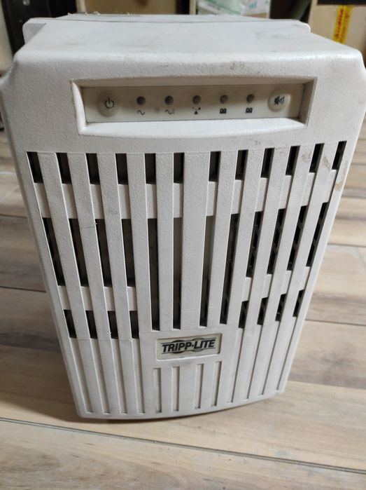 ИБП (UPS) Tripplite Smartint3000VS
