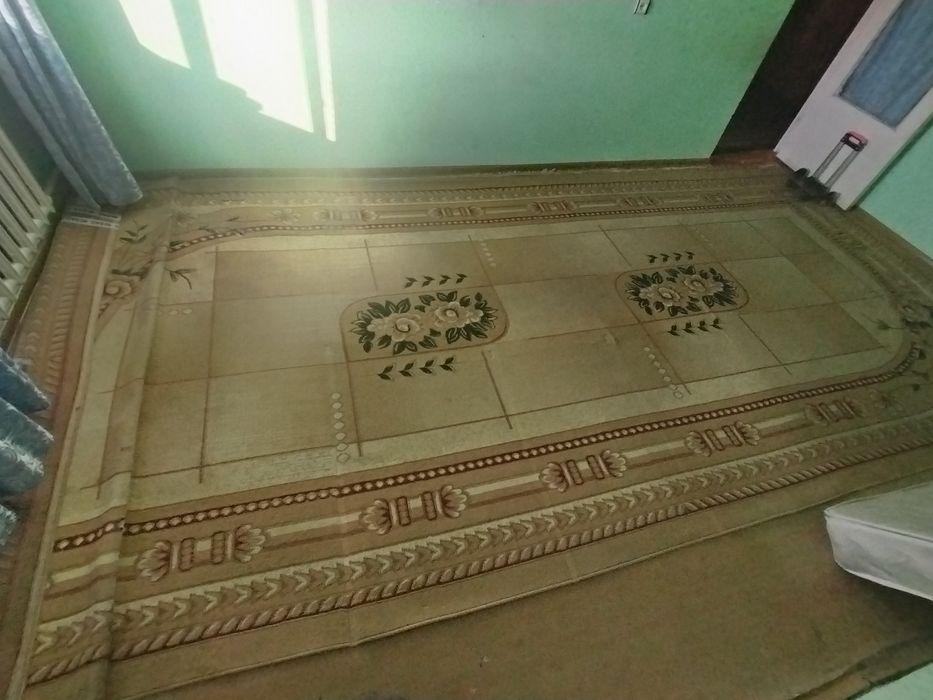 Gilam sotiladi 5;5m*2,5m