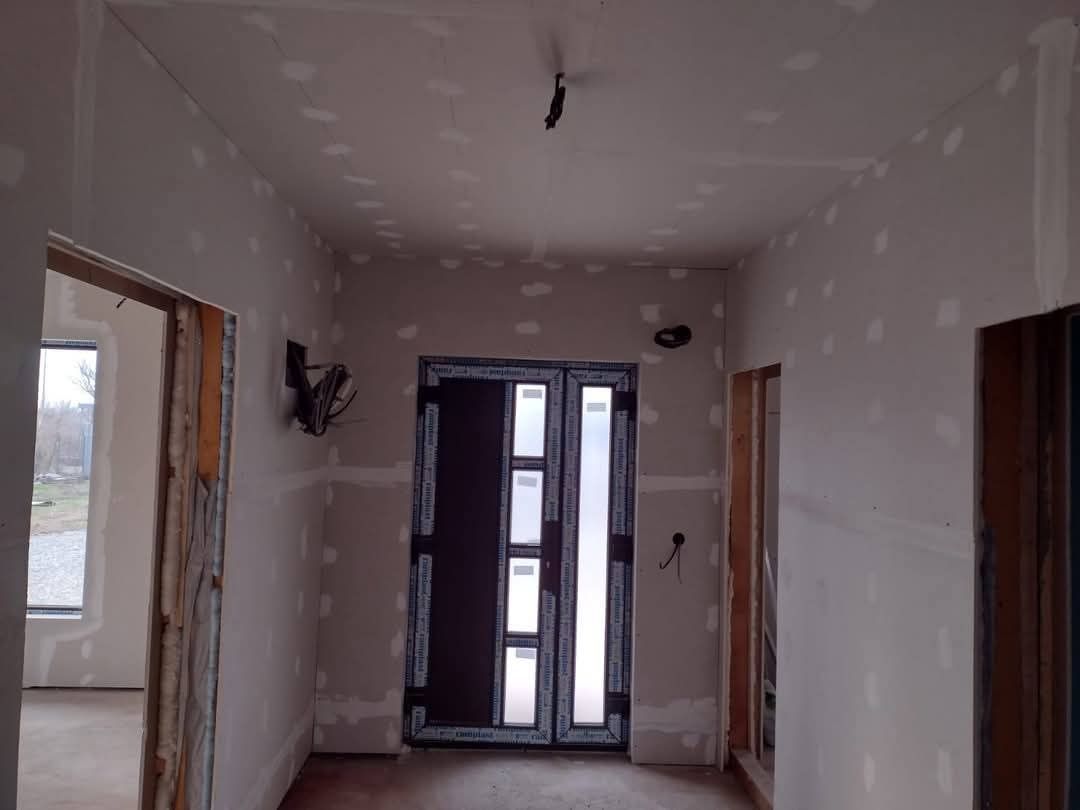 Casute pe structura metalica cu pereti din panouri sandwich