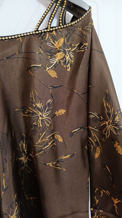 Официална туника.