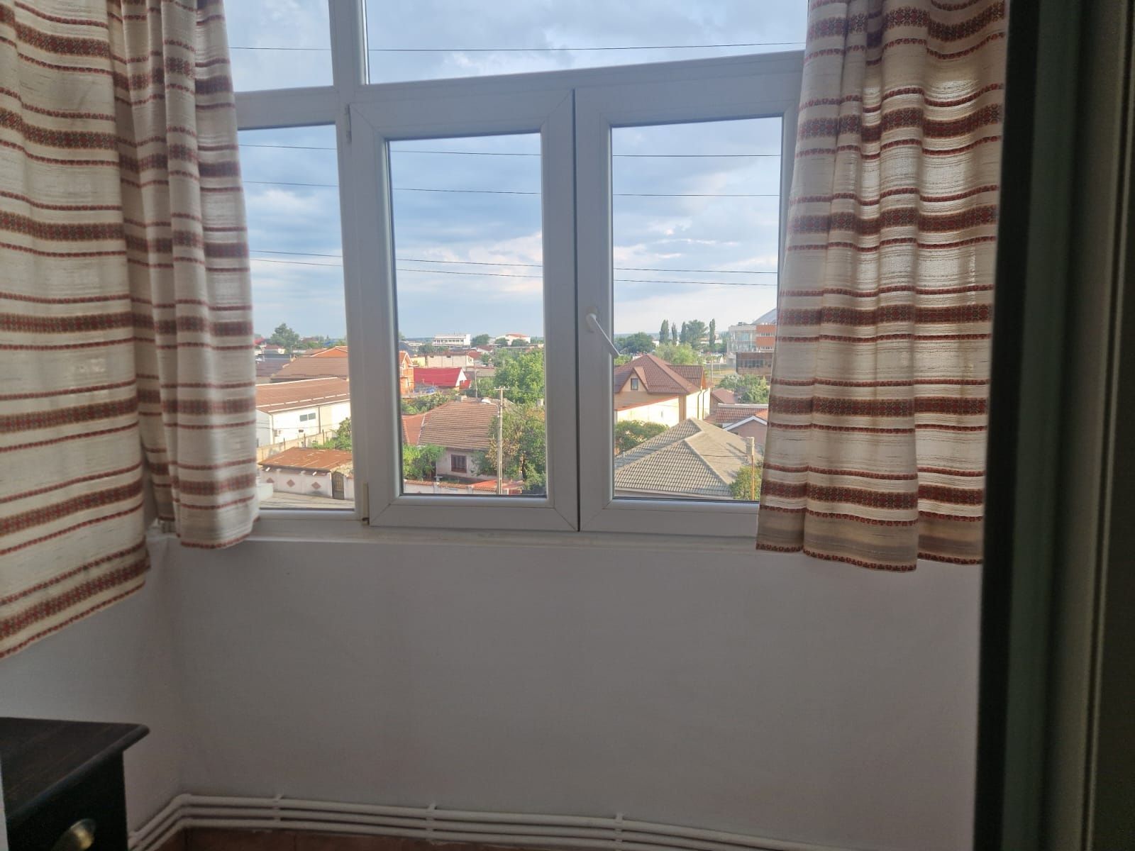 De închiriat apartament 2 camere