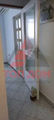 Дава се под наем Тристаен апартамент в Варна, ВИНС - 73 кв.м за 612 € - Снимка #13