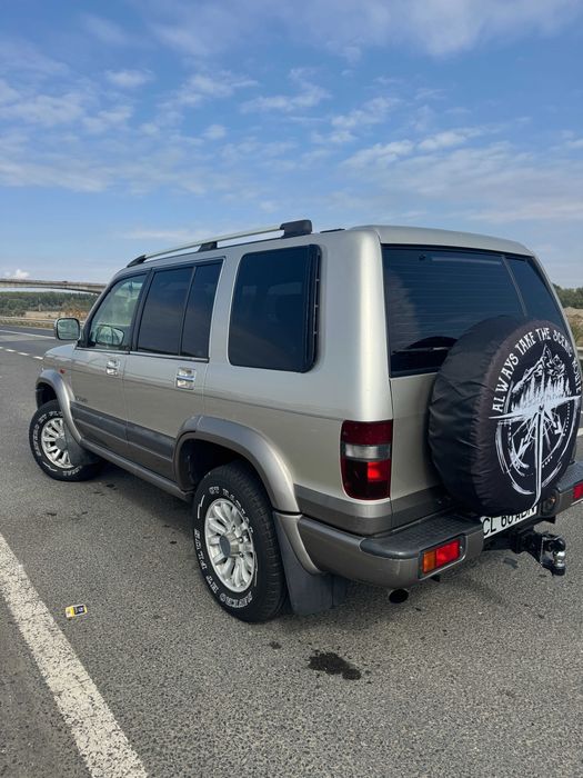 Isuzu Trooper 3.0 d - autoutilitară cu 5 locuri