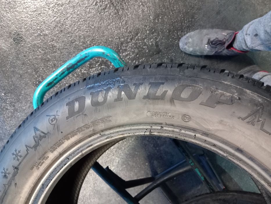 Dunlop 235 60 r18 iarna